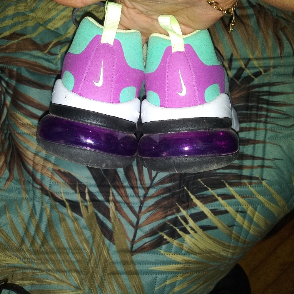 Nike Air Max 270 Boys Sz. 7